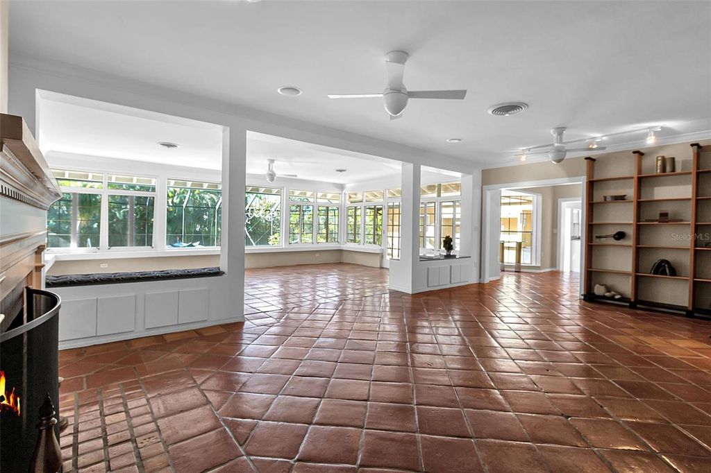 Image 15 of property listing at 1714 SOUTH DRIVE, Sarasota, FL 34239