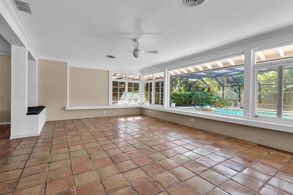 Image 16 of property listing at 1714 SOUTH DRIVE, Sarasota, FL 34239