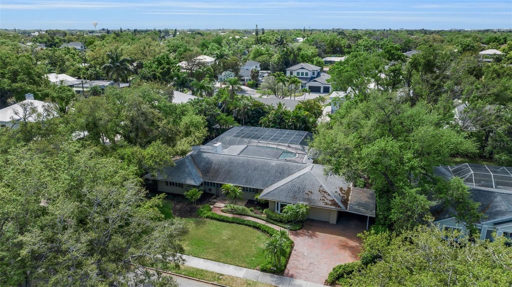 Image 3 of property listing at 1714 SOUTH DRIVE, Sarasota, FL 34239