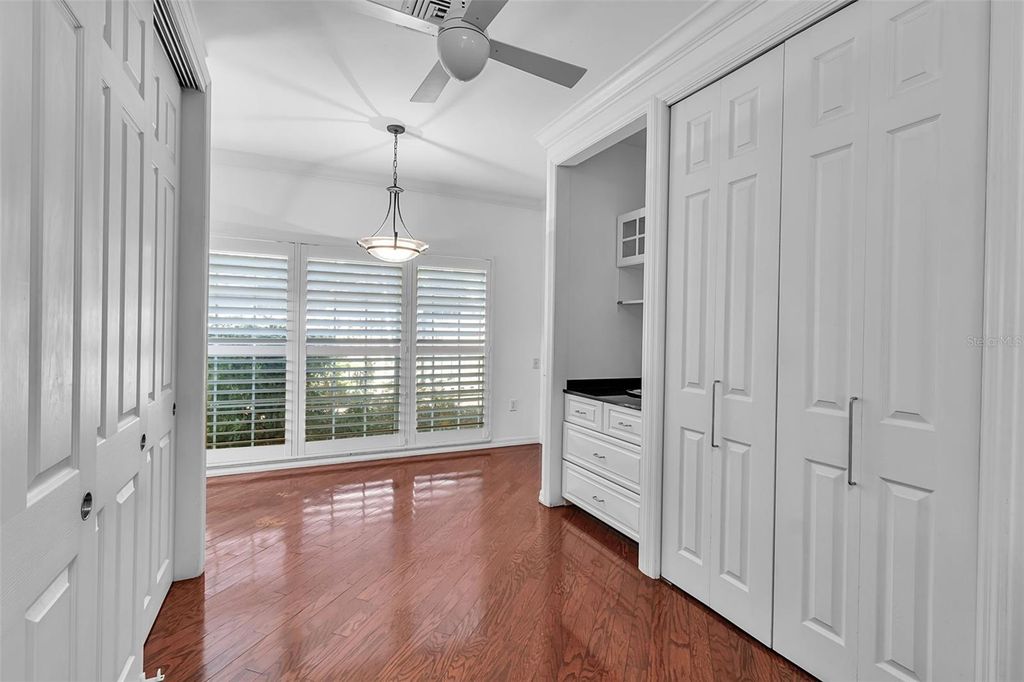 Image 28 of property listing at 1714 SOUTH DRIVE, Sarasota, FL 34239