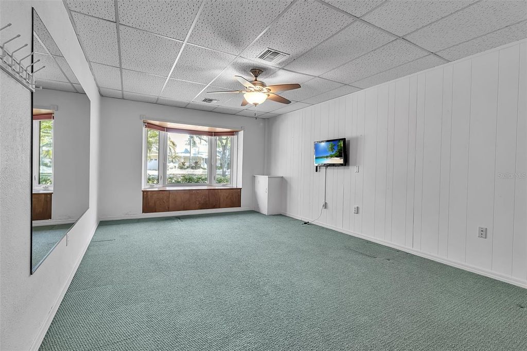 Image 30 of property listing at 1714 SOUTH DRIVE, Sarasota, FL 34239