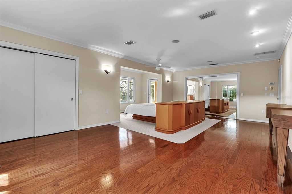 Image 41 of property listing at 1714 SOUTH DRIVE, Sarasota, FL 34239