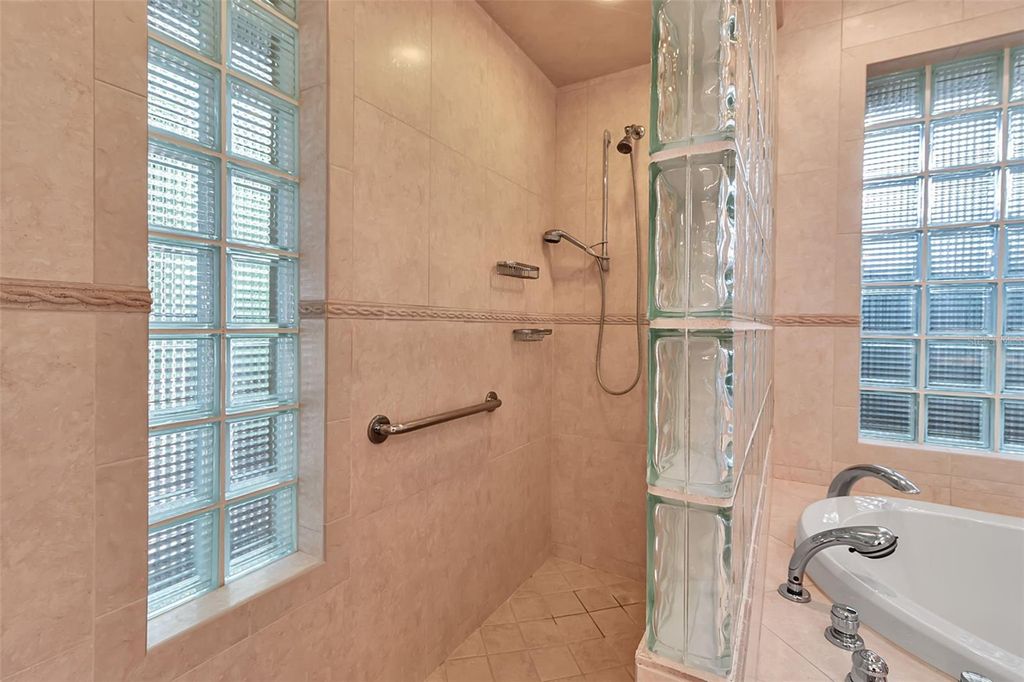 Image 47 of property listing at 1714 SOUTH DRIVE, Sarasota, FL 34239