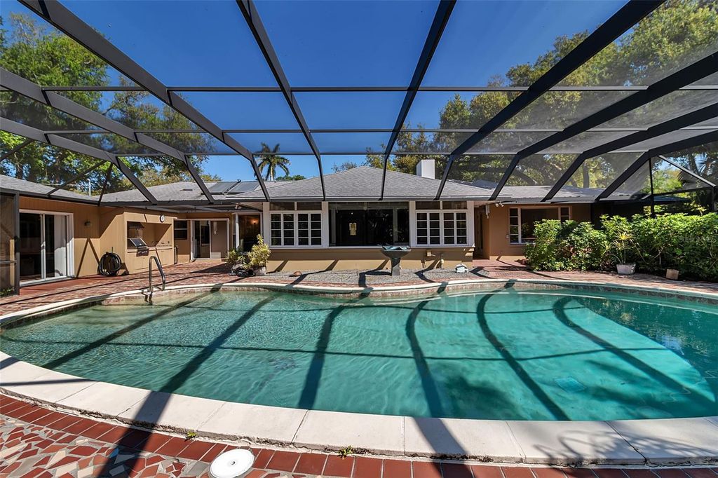 Image 54 of property listing at 1714 SOUTH DRIVE, Sarasota, FL 34239