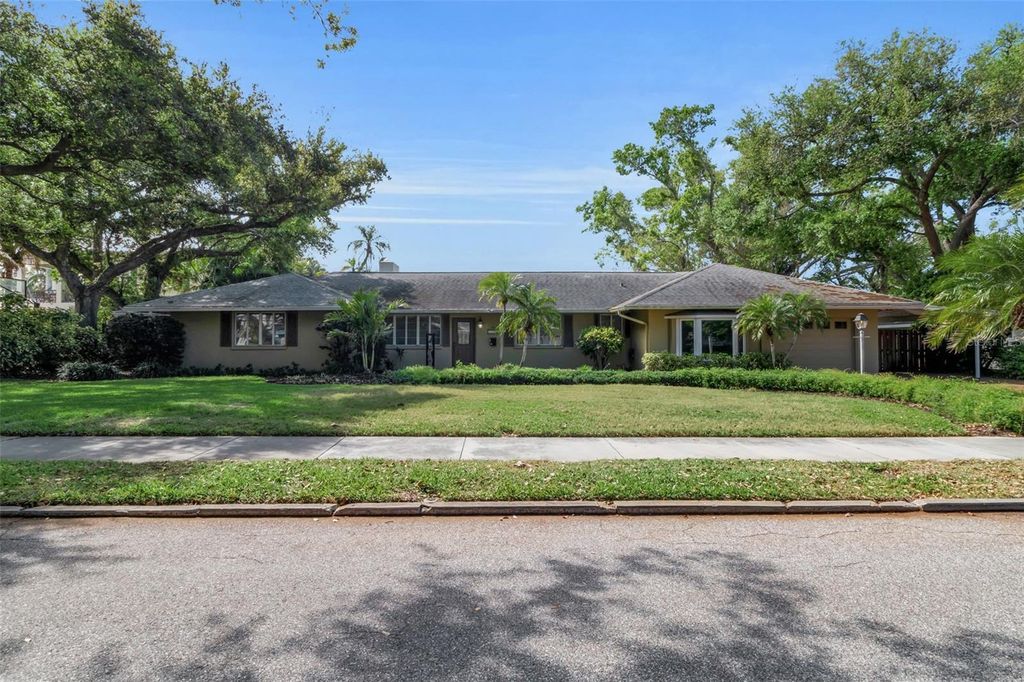 Image 57 of property listing at 1714 SOUTH DRIVE, Sarasota, FL 34239