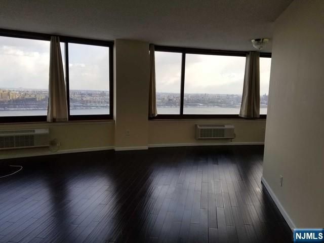 100 Old Palisade Road 2905, Fort Lee, NJ 07024