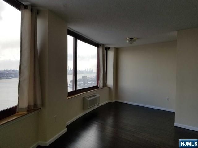 100 Old Palisade Road 2905, Fort Lee, NJ 07024