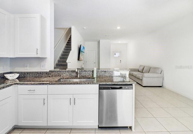 10263 TRUMPET HONETSUCKLE WAY, San Antonio, FL 33576