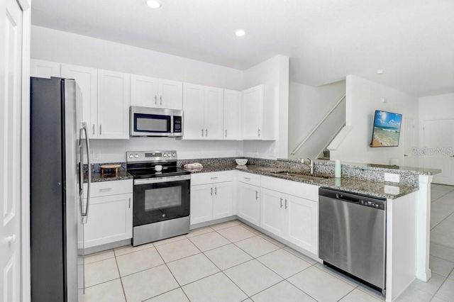 10263 TRUMPET HONETSUCKLE WAY, San Antonio, FL 33576