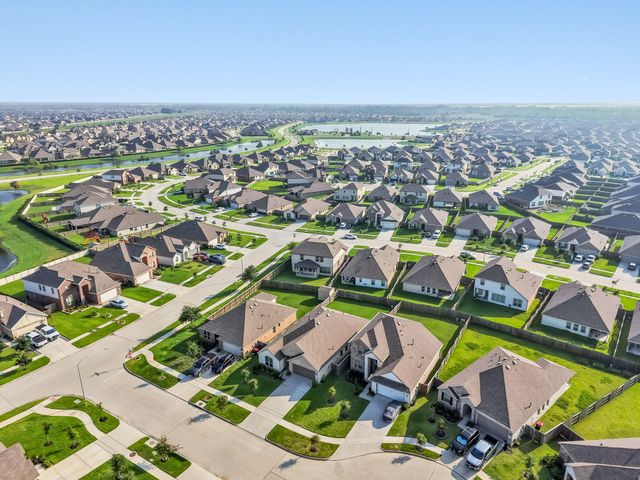 9907 Summer Peony Court, Baytown, TX 77521