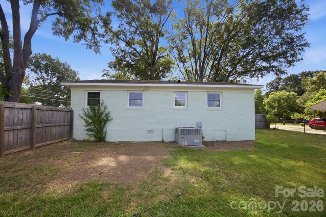 400 Olin Drive, Waxhaw, NC 28173