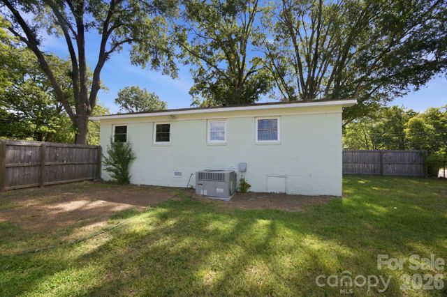 400 Olin Drive, Waxhaw, NC 28173