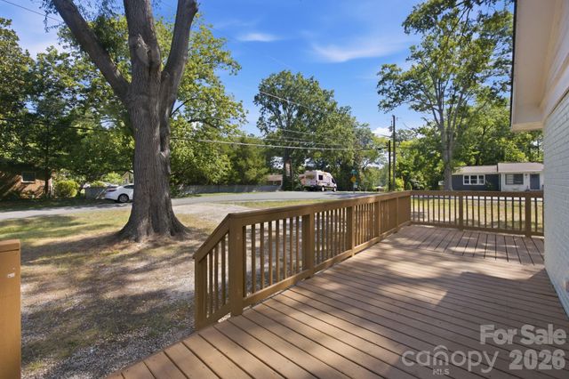 400 Olin Drive, Waxhaw, NC 28173