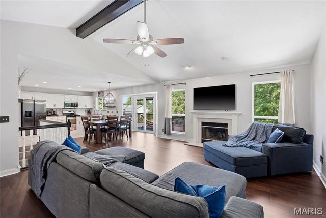 1098 Reddington Timbers Drive, St Charles, MO 63304