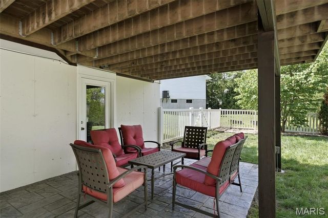 1098 Reddington Timbers Drive, St Charles, MO 63304