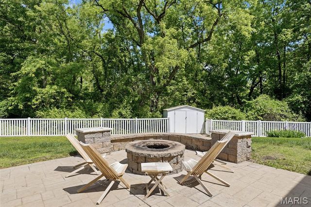 1098 Reddington Timbers Drive, St Charles, MO 63304