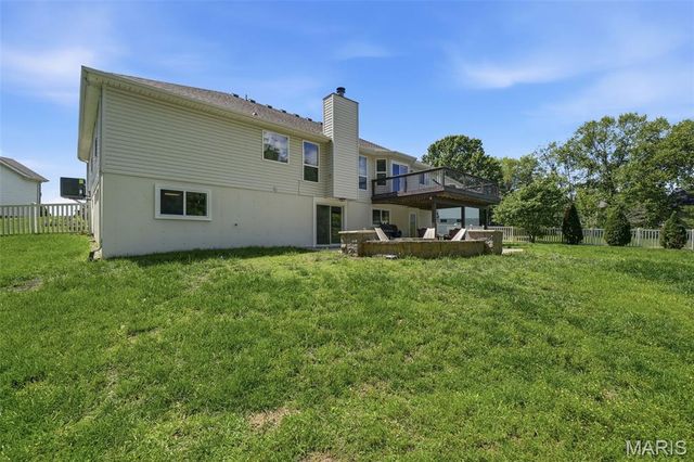 1098 Reddington Timbers Drive, St Charles, MO 63304