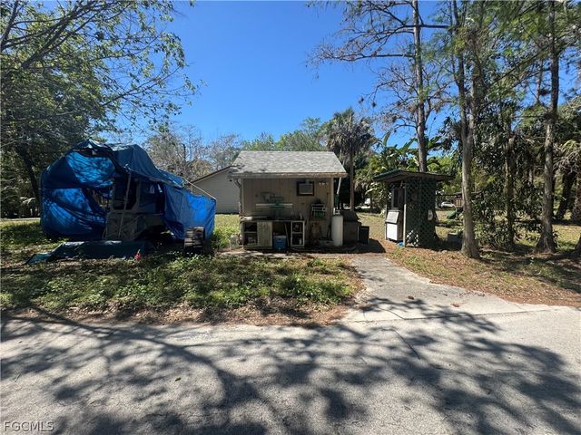 3817 23rd AVE SW, Naples, FL 34117