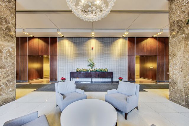 655 W Irving Park Road 606, Chicago, IL 60613