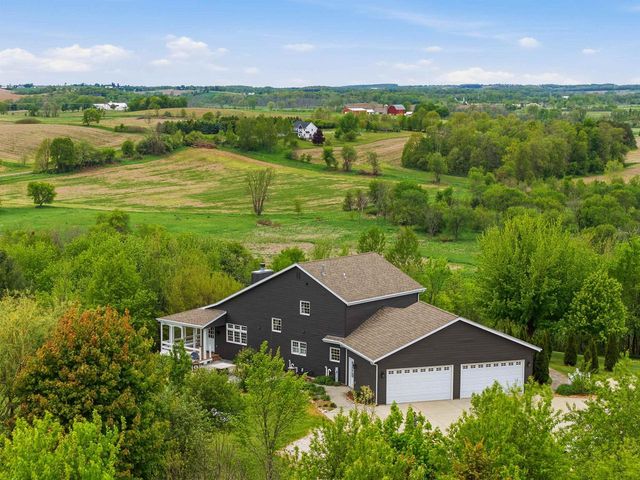 W2832 SUNSET DRIVE, Campbellsport, WI 53010
