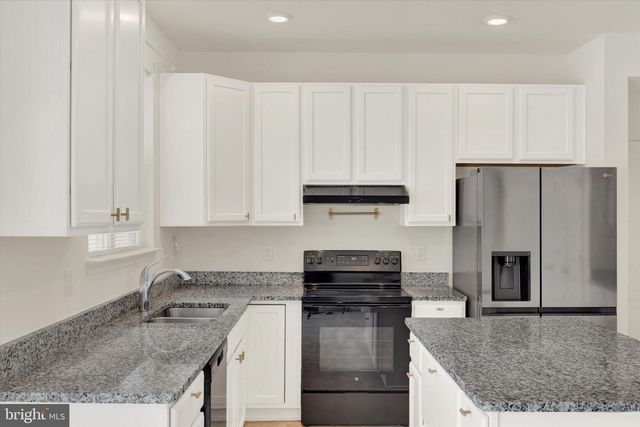 210 CHAMPIONS DR, York Haven, PA 17370