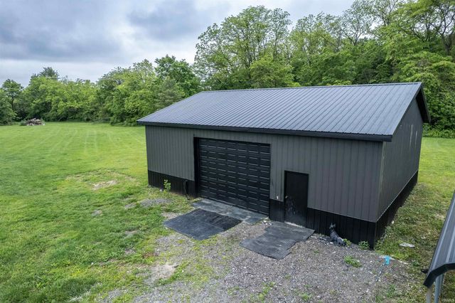 2325 N Huntington Road, Marion, IN 46952