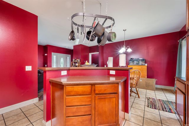 2325 N Huntington Road, Marion, IN 46952