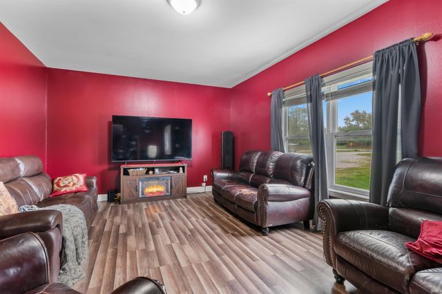 2325 N Huntington Road, Marion, IN 46952