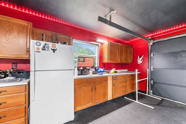 2325 N Huntington Road, Marion, IN 46952