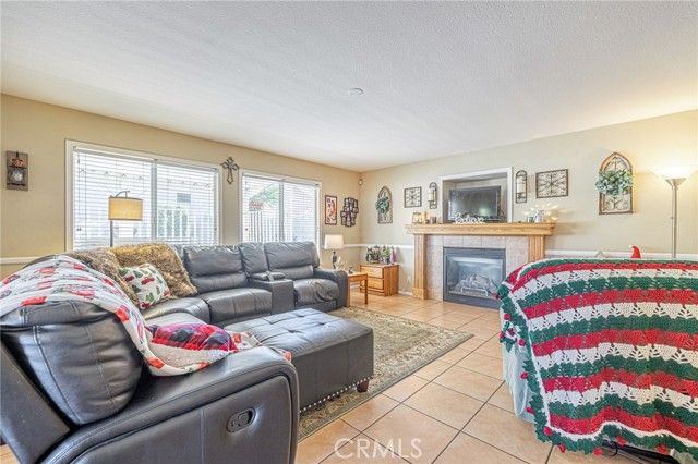 45620 17th, Lancaster, CA 93534