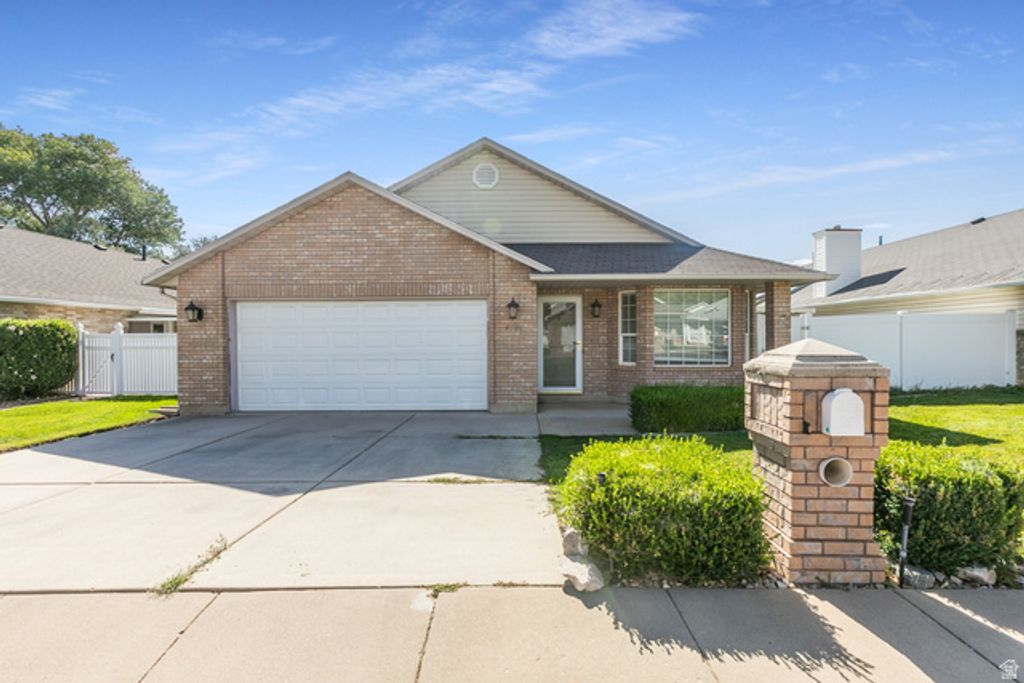4046 S 850 W, Riverdale, UT 84405 — exterior