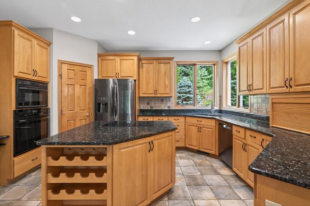2520 Arbor Court, Mendota Heights, MN 55120