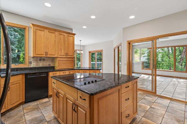 2520 Arbor Court, Mendota Heights, MN 55120