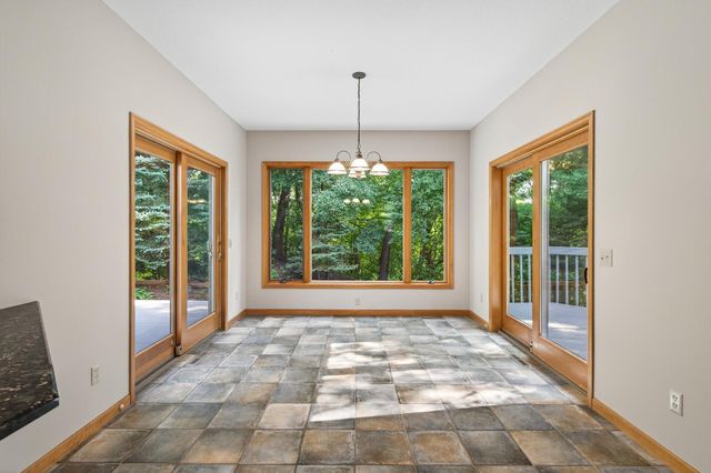 2520 Arbor Court, Mendota Heights, MN 55120