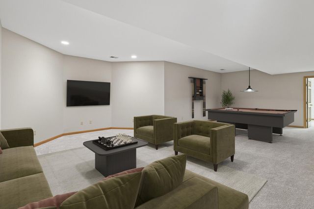 2520 Arbor Court, Mendota Heights, MN 55120