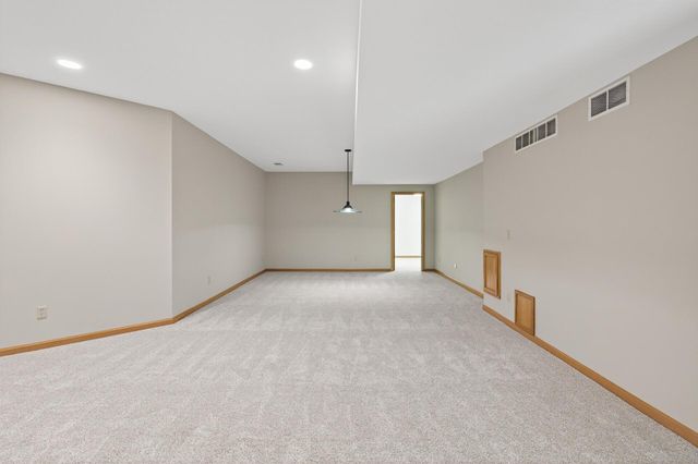 2520 Arbor Court, Mendota Heights, MN 55120