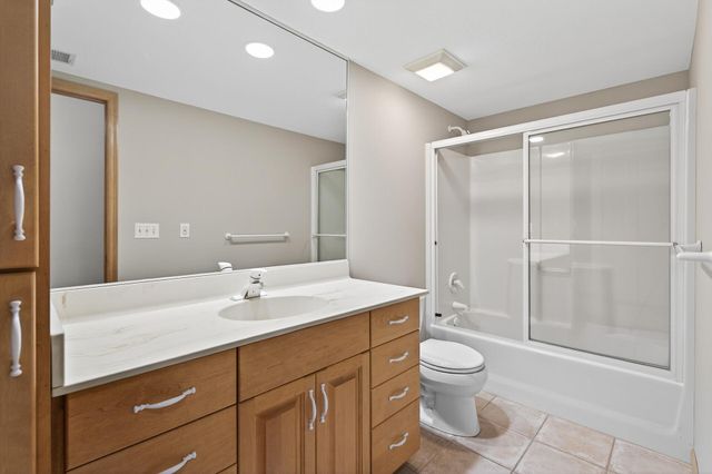 2520 Arbor Court, Mendota Heights, MN 55120