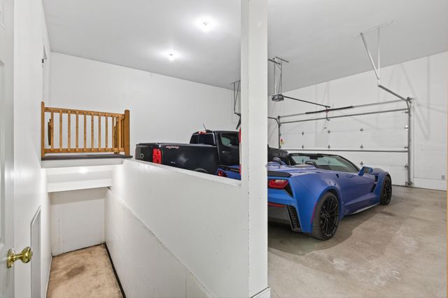 2520 Arbor Court, Mendota Heights, MN 55120