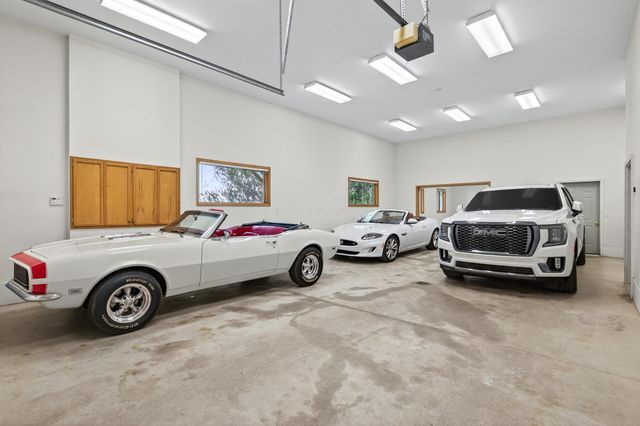 2520 Arbor Court, Mendota Heights, MN 55120