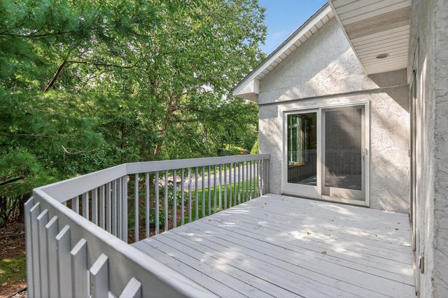 2520 Arbor Court, Mendota Heights, MN 55120