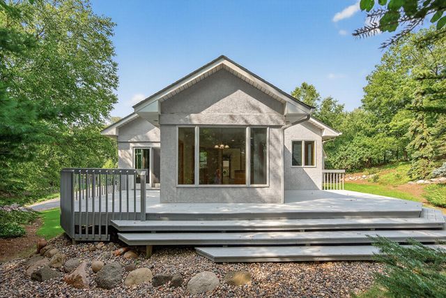 2520 Arbor Court, Mendota Heights, MN 55120