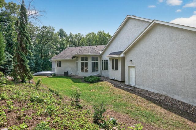 2520 Arbor Court, Mendota Heights, MN 55120
