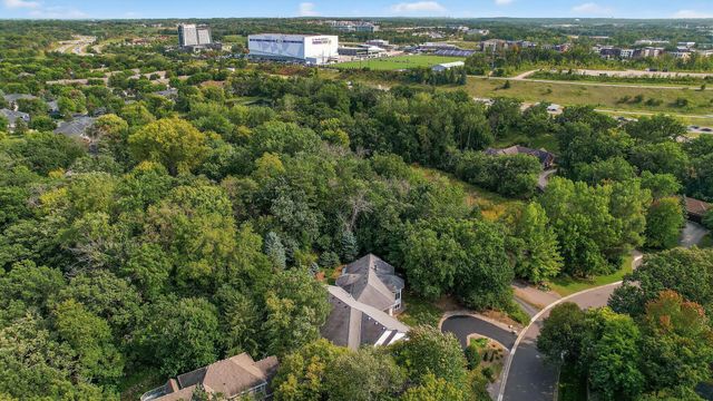 2520 Arbor Court, Mendota Heights, MN 55120