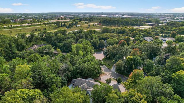 2520 Arbor Court, Mendota Heights, MN 55120