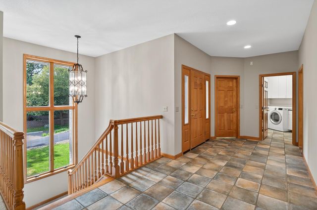 2520 Arbor Court, Mendota Heights, MN 55120