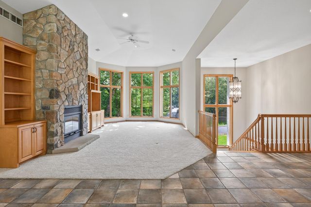 2520 Arbor Court, Mendota Heights, MN 55120
