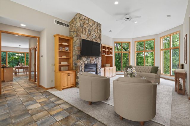2520 Arbor Court, Mendota Heights, MN 55120