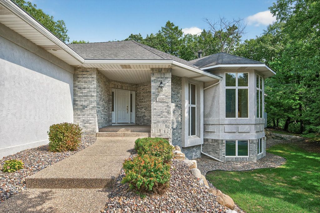 2520 Arbor Court, Mendota Heights, MN 55120 — photo 3