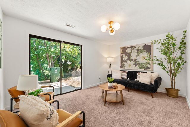 1335 S Ben Burr Blvd, Spokane, WA 99202