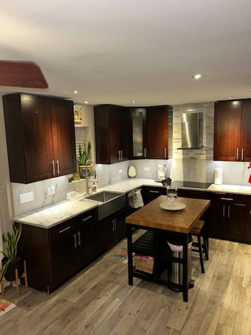 6455 W 64th Street, Chicago, IL 60638